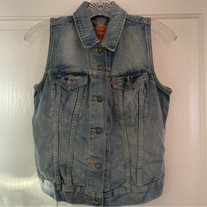 Levi's Cropped Trucker Jacket